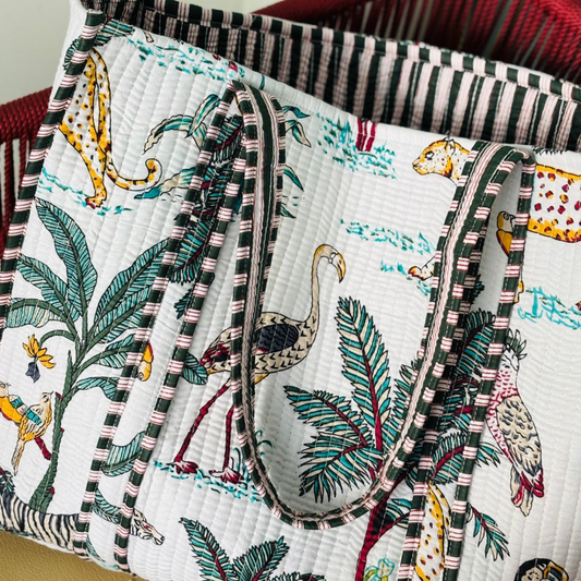 Jungle Whisper white Tote